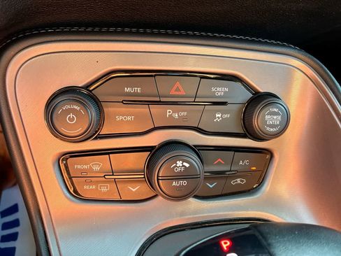 Used 2023 Dodge Challenger R/T RWD image 17