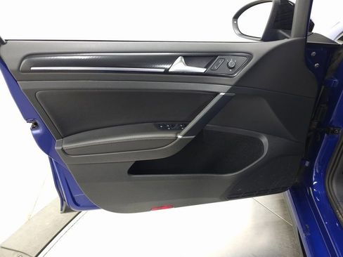 Used 2019 Volkswagen Golf R 4-Door image 12