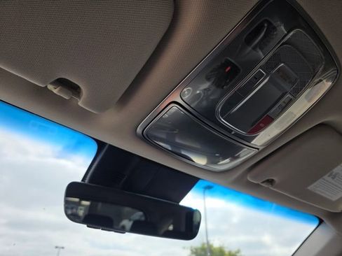 Used 2025 Genesis GV70 2.5T image 38