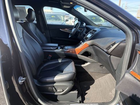 Used 2019 Lincoln Nautilus Select w/ Cargo Utility Package image 15