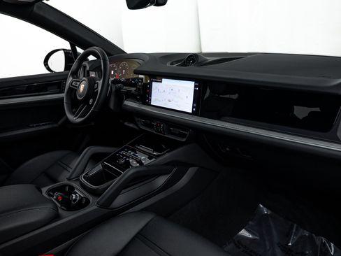 Certified 2026 Porsche Cayenne Coupe AWD/4WD image 14