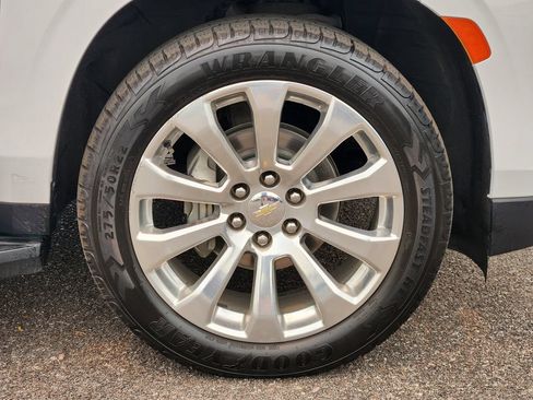 Used 2021 Chevrolet Suburban Premier AWD/4WD image 30