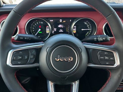 Used 2023 Jeep Wrangler Unlimited Rubicon 4xe image 26