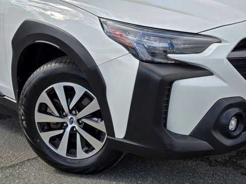 Used 2024 Subaru Outback Premium AWD/4WD image 9