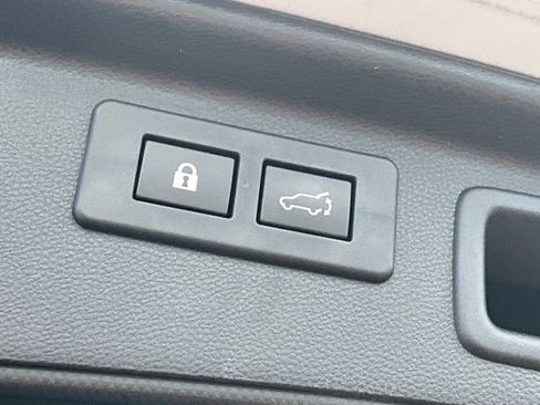 Used 2022 Subaru Forester Premium image 36