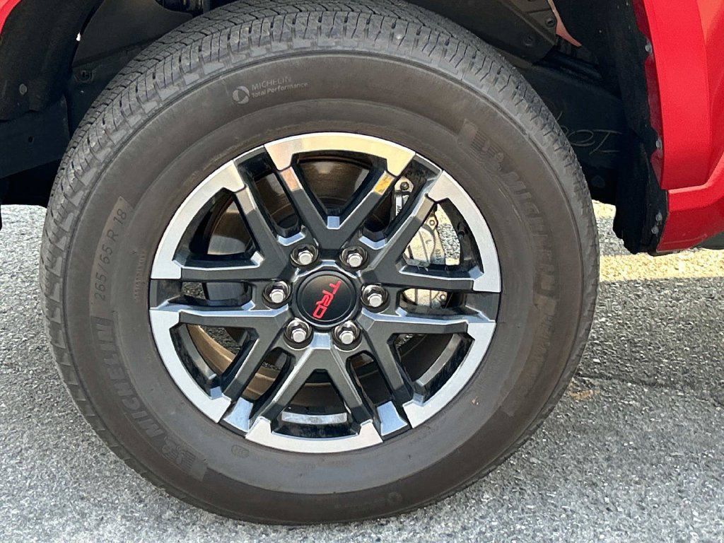 Used 2025 Toyota Tacoma TRD Sport RWD image 12
