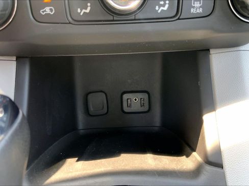 Used 2019 GMC Acadia SLE FWD image 33