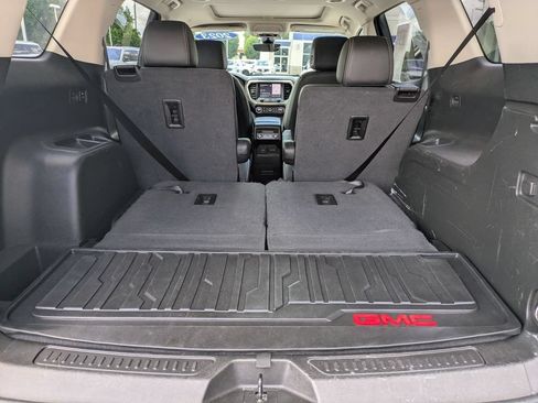 Used 2023 GMC Acadia Denali w/ Black Diamond Edition FWD image 7