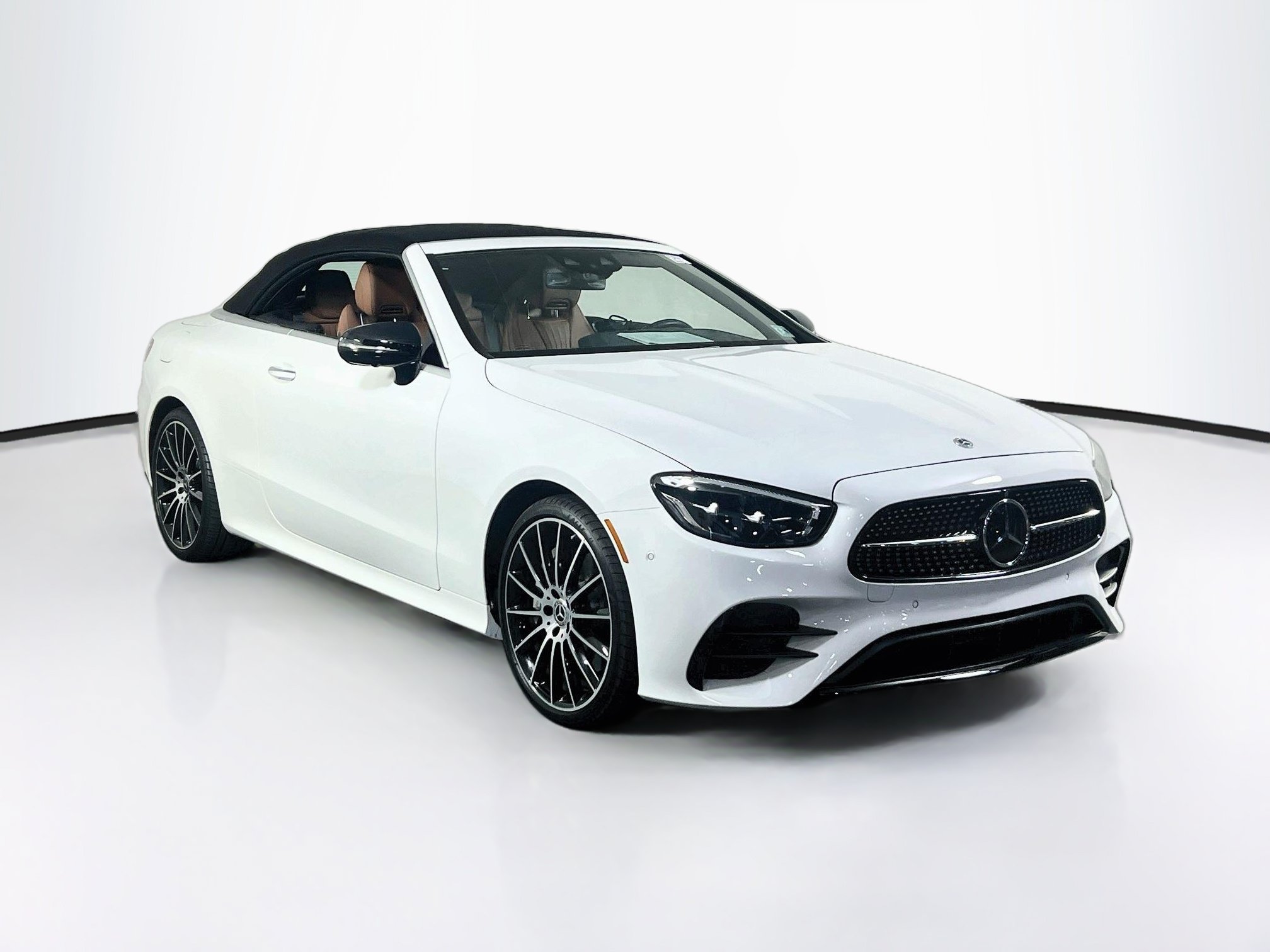 Used 2023 Mercedes-Benz E 450 4MATIC Cabriolet image 3
