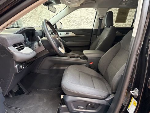 Used 2025 Ford Explorer Active image 24