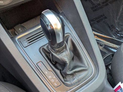 Used 2015 Volkswagen Jetta S image 12