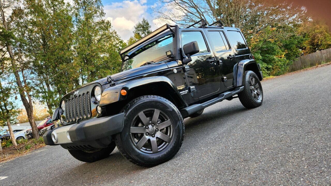 Used 2015 Jeep Wrangler Unlimited Sahara AWD/4WD image 3