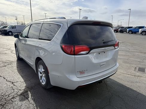 Used 2017 Chrysler Pacifica Touring-L Plus w/ Advanced Safetytec Group image 7