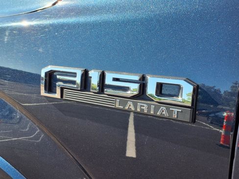 Used 2015 Ford F150 Lariat w/ Equipment Group 502A Luxury AWD/4WD image 32