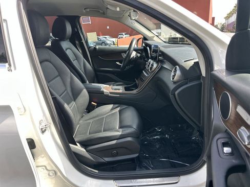 Used 2020 Mercedes-Benz GLC 300 image 14