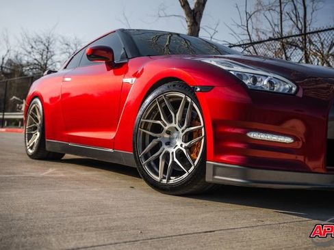 Used 2015 Nissan GT-R Premium image 28