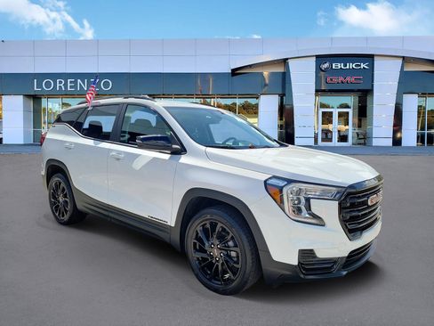 Used 2023 GMC Terrain SLE w/ Driver Convenience Package FWD image 3