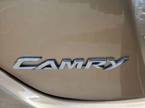 Used 2012 Toyota Camry LE FWD image 7