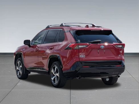 Used 2022 Toyota RAV4 SE w/ Weather & Moonroof Package AWD/4WD image 3