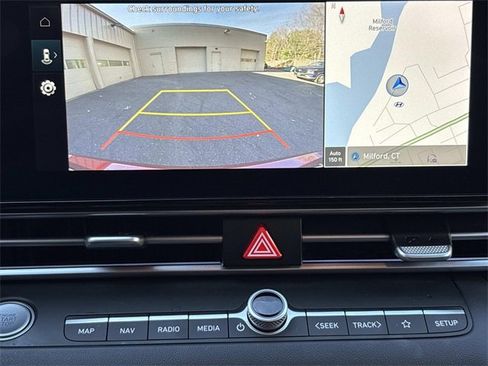 Used 2024 Hyundai Elantra Blue image 18