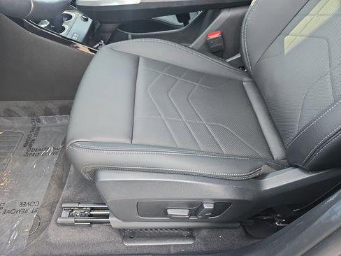 Certified 2025 BMW X1 xDrive28i w/ Convenience Package image 17