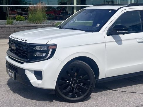 Certified 2025 Ford Expedition Max Platinum w/ Stealth Appearance Package AWD/4WD image 2
