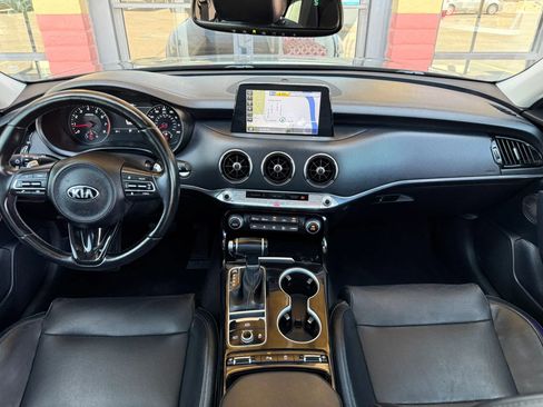 Used 2018 Kia Stinger Premium RWD image 29