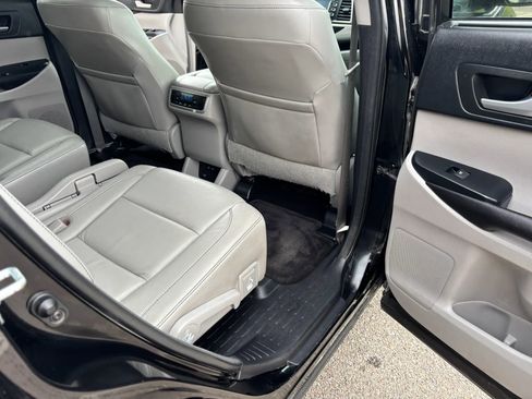 Used 2017 Toyota Highlander XLE image 27