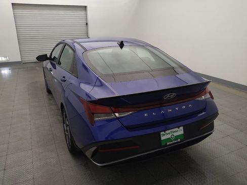 Used 2025 Hyundai Elantra Sport FWD image 6