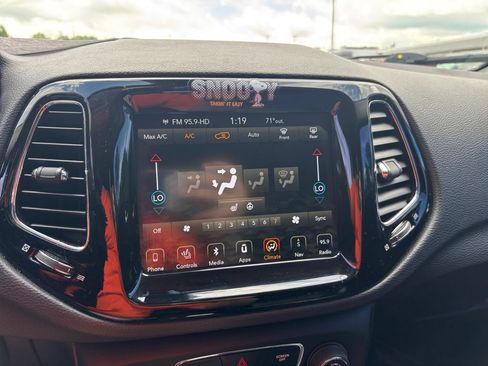 Used 2019 Jeep Compass Limited AWD/4WD image 28