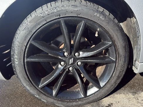 Used 2017 Dodge Charger SE w/ Blacktop Package image 13