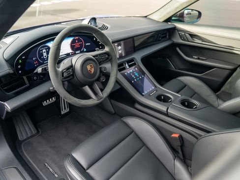 Used 2025 Porsche Taycan Turbo GT image 4