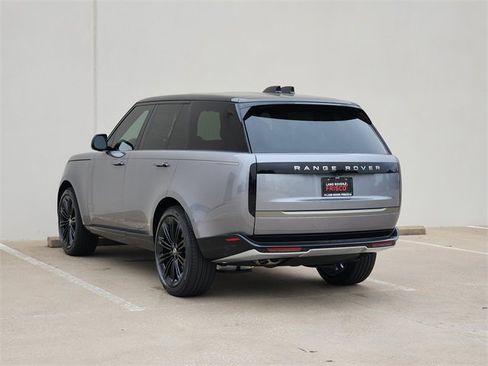 New 2025 Land Rover Range Rover SE image 3