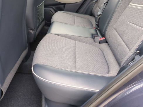 Used 2022 Hyundai Venue Limited FWD image 24