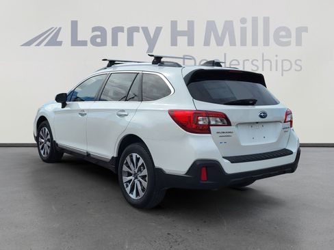 Used 2018 Subaru Outback 2.5i Touring image 3