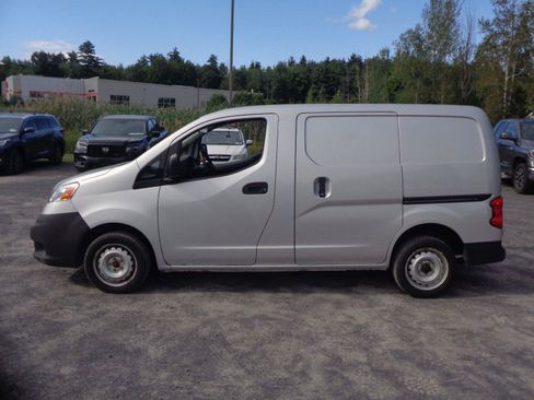 Used 2017 Nissan NV200 S w/ Back Door Glass Package FWD image 5