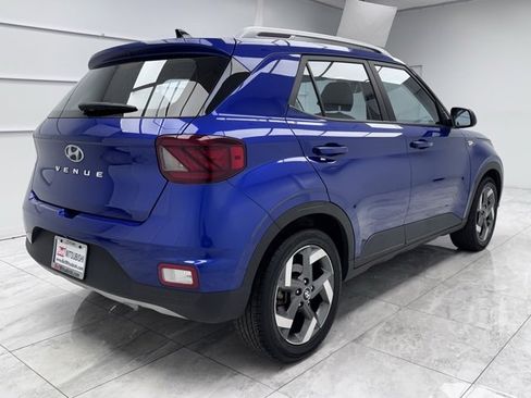 Used 2022 Hyundai Venue Limited w/ Cargo Package image 7
