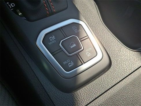 New 2026 Nissan Frontier PRO-4X w/ Pro Premium Package image 17