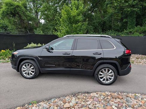 Used 2015 Jeep Cherokee Limited AWD/4WD image 2