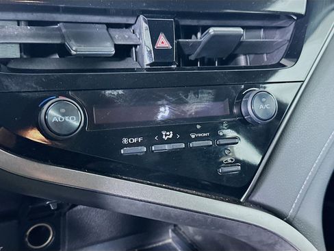 Used 2021 Toyota Camry SE FWD image 23