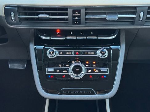 Used 2021 Lincoln Corsair AWD w/ Rear Removable Package Tray image 24