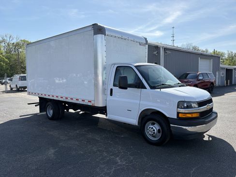 Used 2021 Chevrolet Express 3500 w/ Power Convenience Package image 6