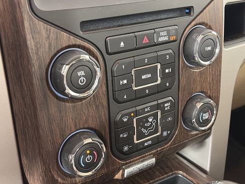 Used 2014 Ford F150 Lariat w/ Equipment Group 501A Mid image 21