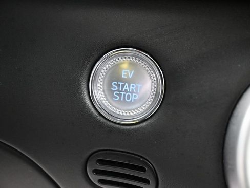 Used 2023 Genesis GV60 Performance image 22