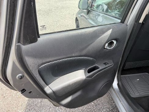 Used 2014 Nissan Versa Note SV image 15