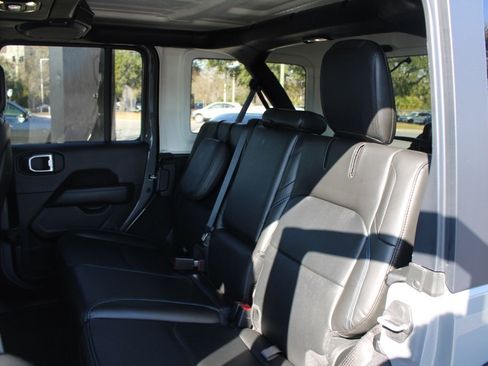 Used 2023 Jeep Wrangler Unlimited Rubicon 4xe image 39