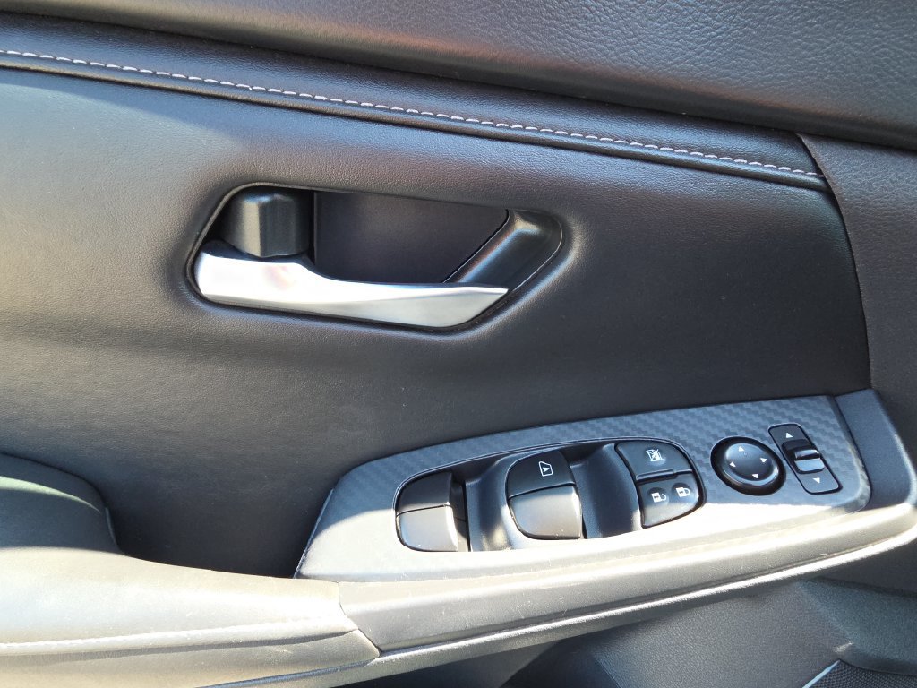 Used 2024 Nissan Sentra SV FWD image 13