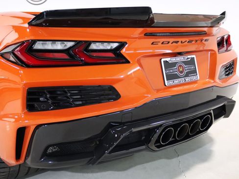 Used 2025 Chevrolet Corvette Z06 RWD image 68