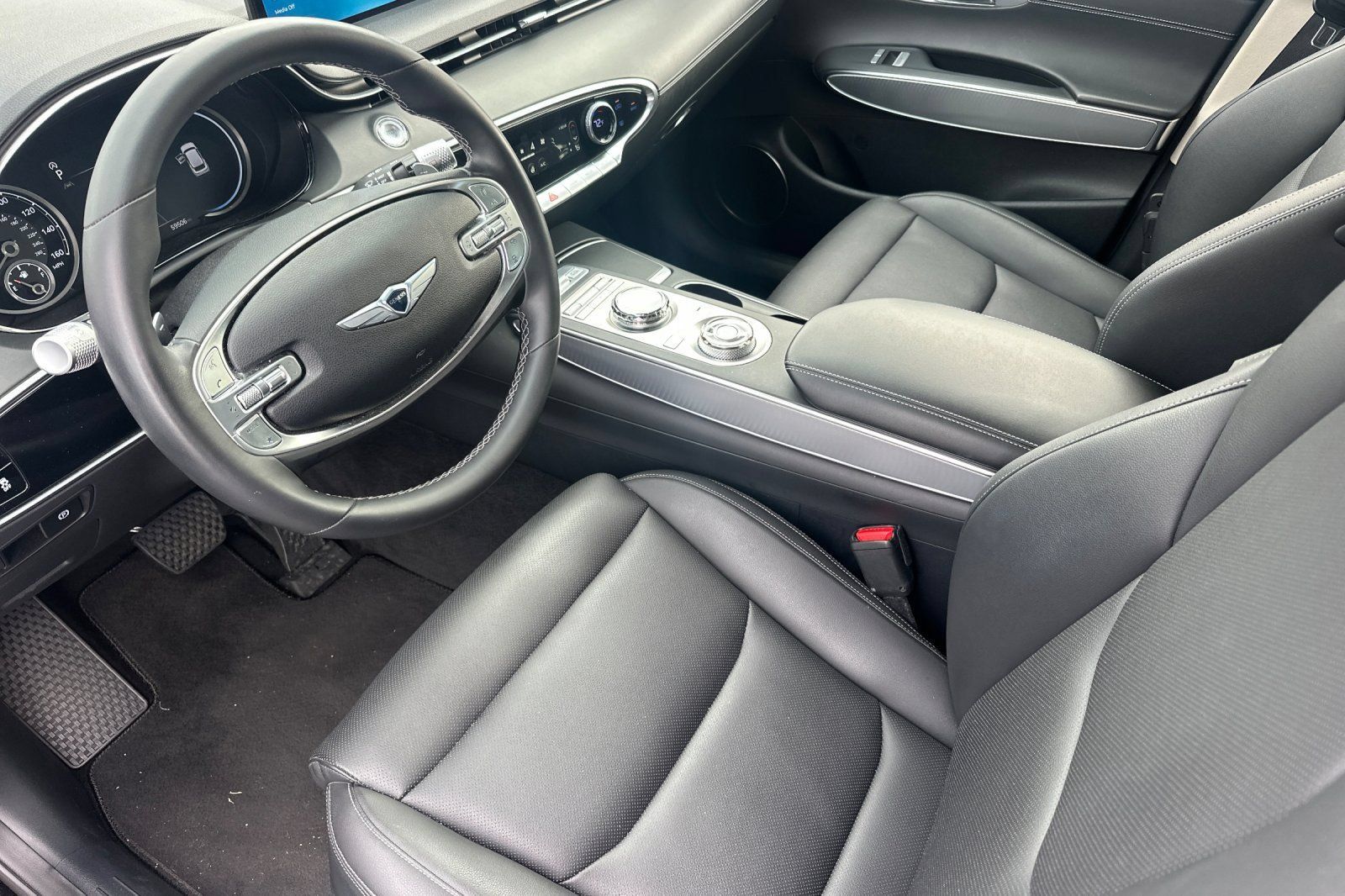 Used 2024 Genesis GV70 2.5T w/ Select Package AWD/4WD image 10