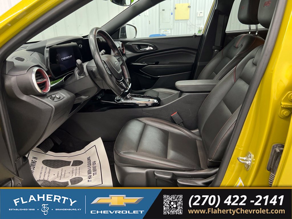 Used 2024 Chevrolet Trax RS w/ Driver Confidence Package FWD image 9